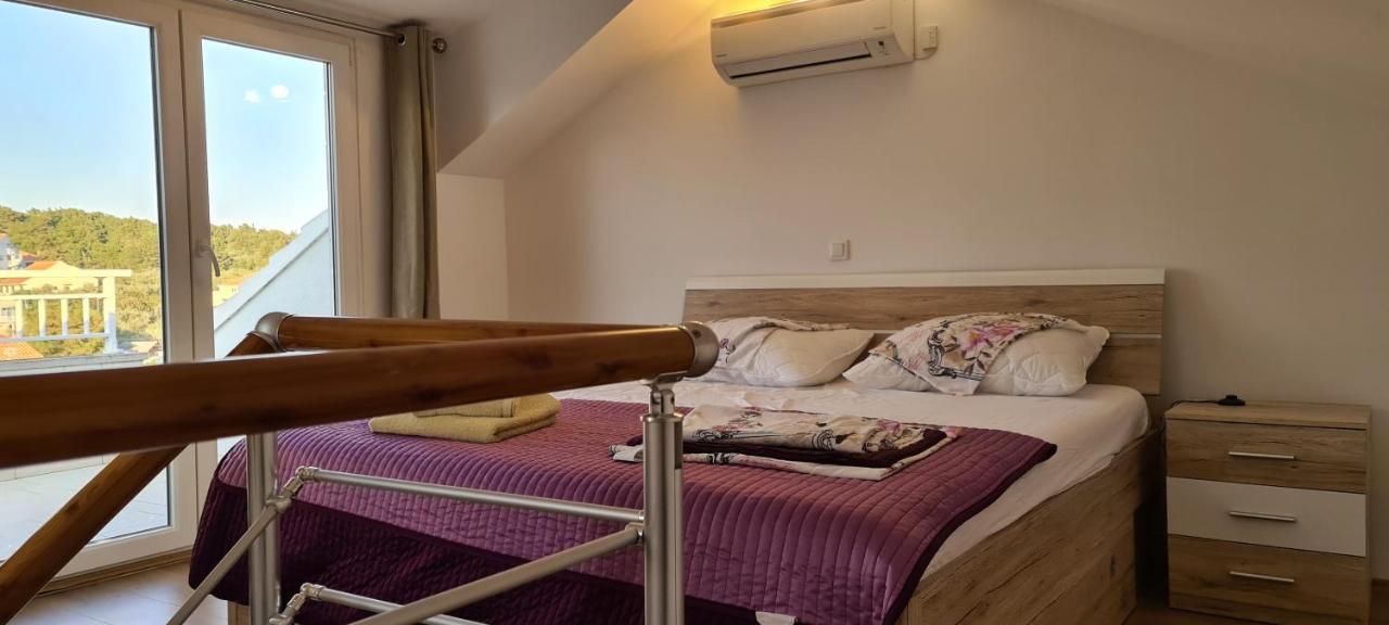 Luxury Apartments Oasis Lumbarda Buitenkant foto