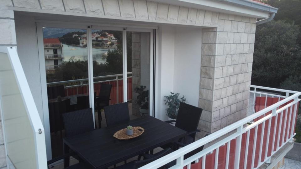 Luxury Apartments Oasis Lumbarda Buitenkant foto