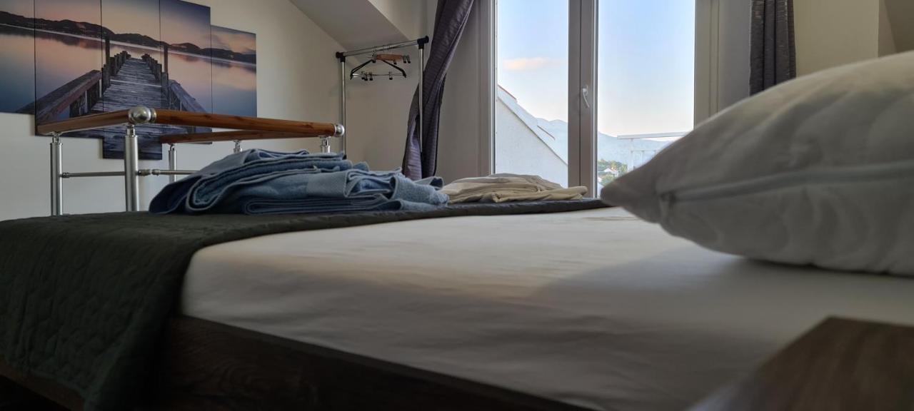 Luxury Apartments Oasis Lumbarda Buitenkant foto