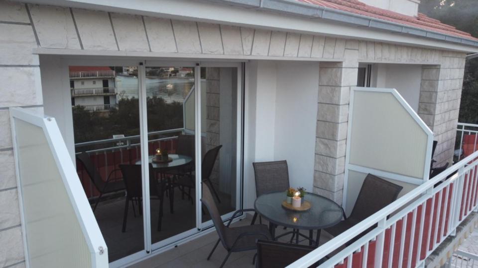 Luxury Apartments Oasis Lumbarda Buitenkant foto